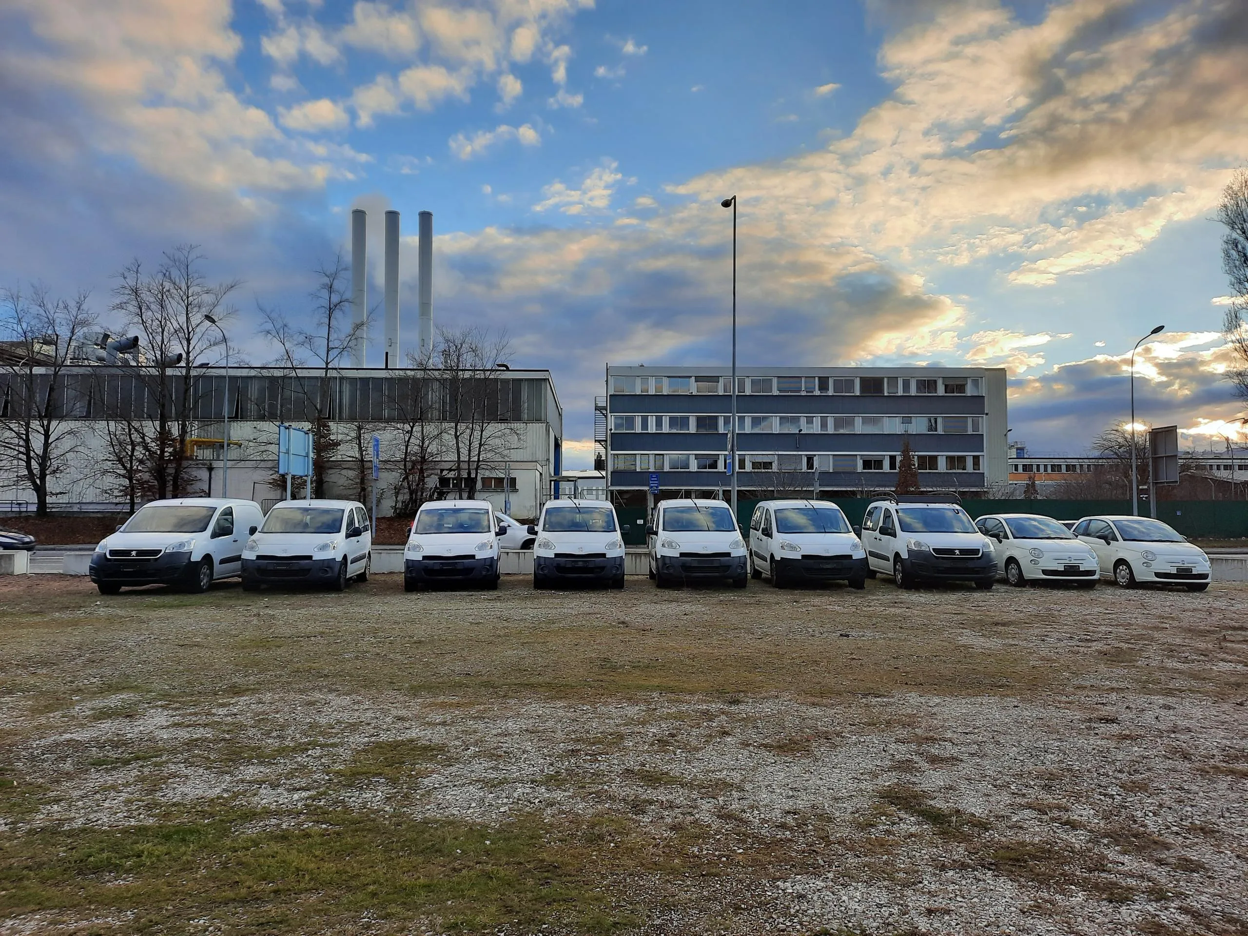 A vendre un lot de 9 véhicules